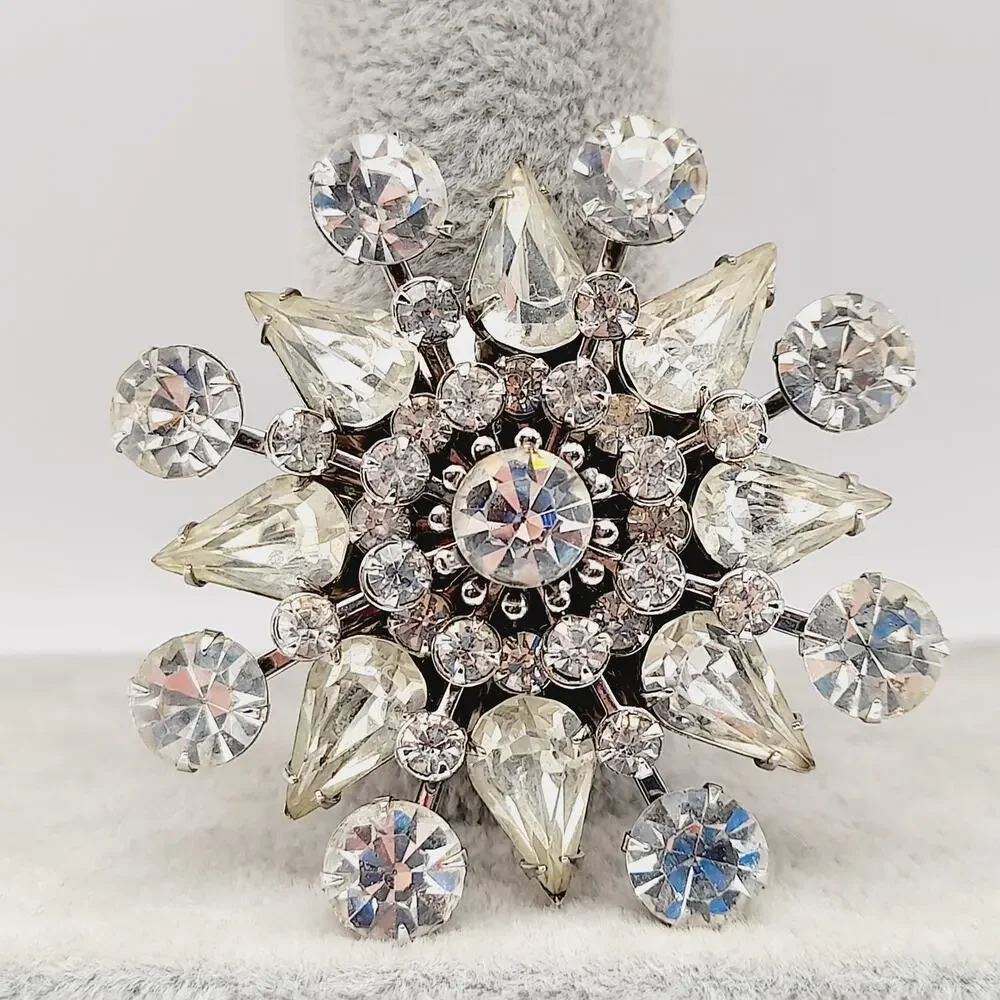 Vintage 1950s Unsigned Wedding Brooch, Riveted Three Dimensional Flower Pin - Picture 10 of 10